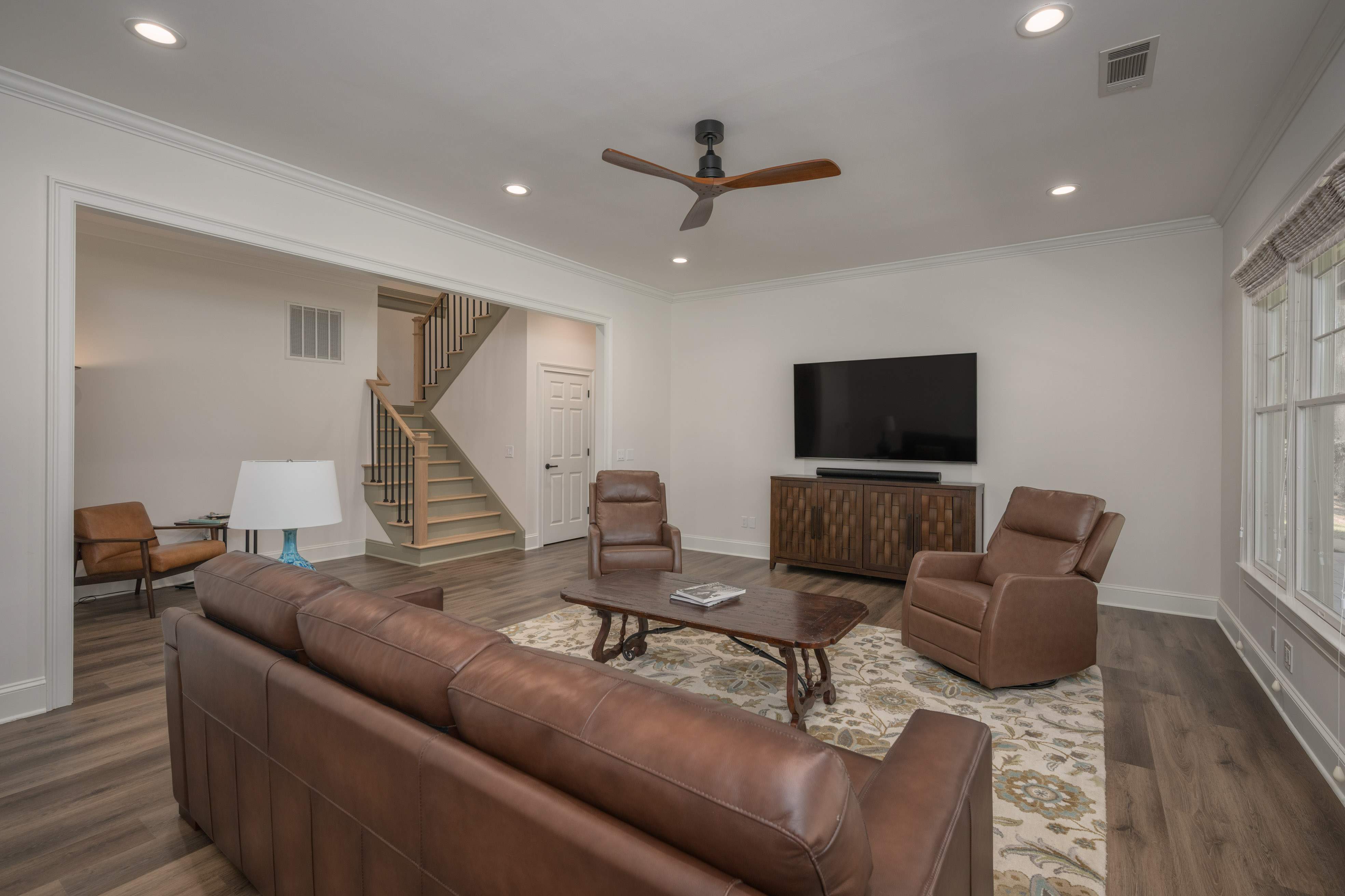 100 Greenwood Court image 33